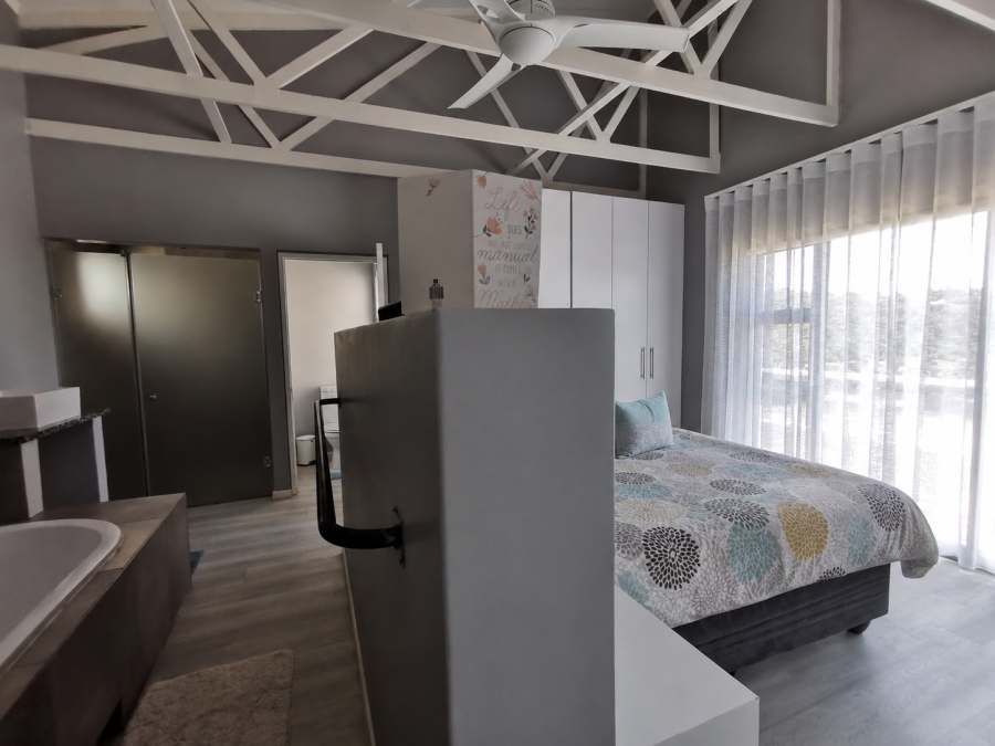 4 Bedroom Property for Sale in Beacon Bay Eastern Cape